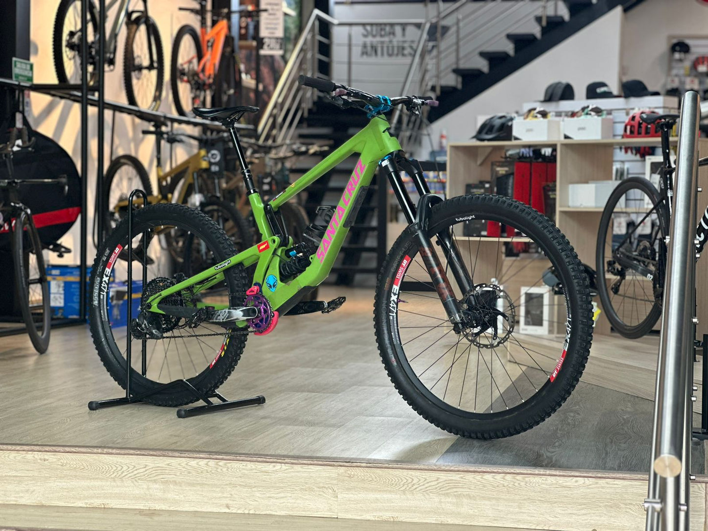 Bicicleta usada Santa Cruz NOMAD V5 C